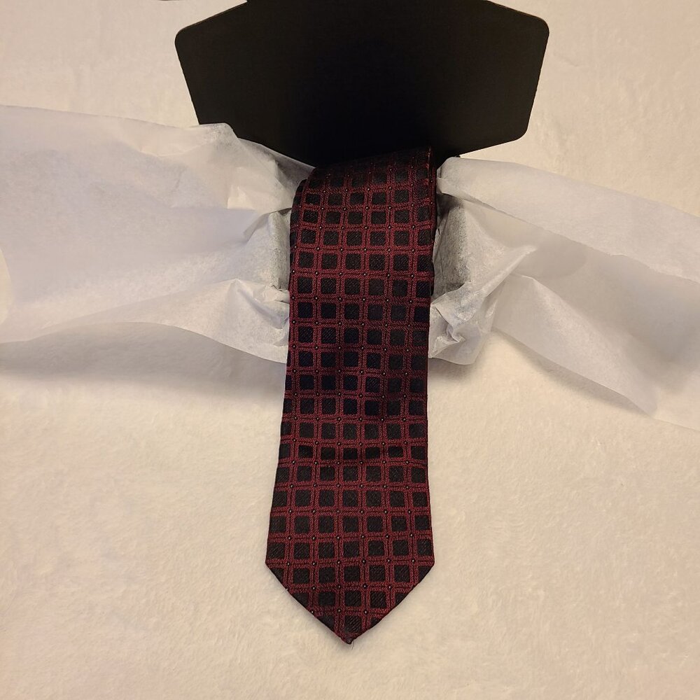 Murano Men's Silk Tie Red Black Geometric Pattern 3 x 60 inches